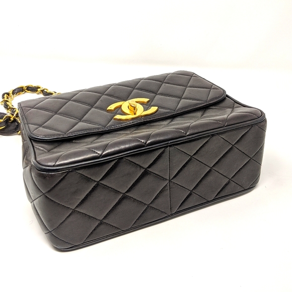 🎉HP🎉CHANEL Black Bag Quilted Flap Bag Vintage - Picture 9 of 16